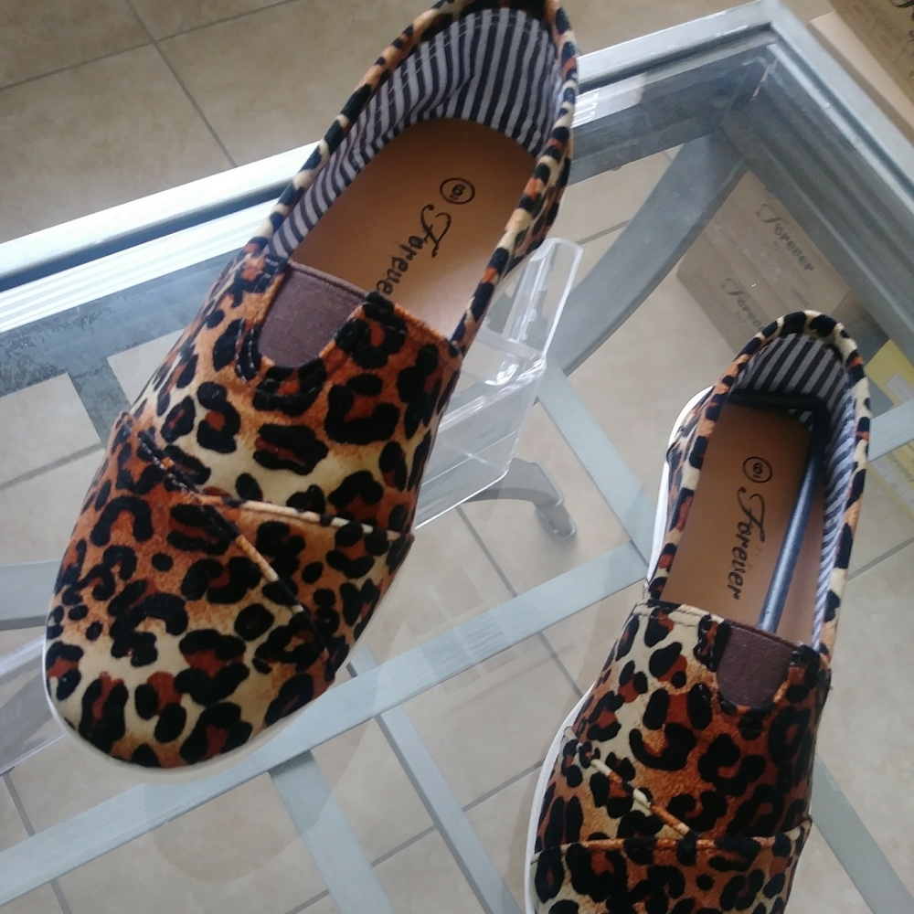 Leopard Forever Canvas Slip- On - Picture 2 of 3